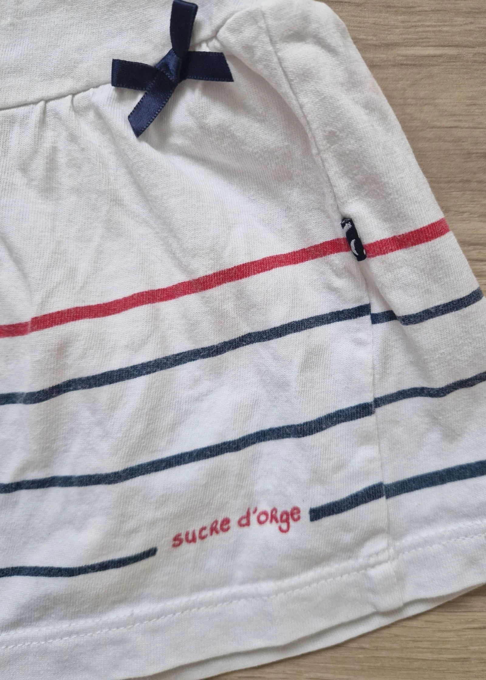 🐱 Vestido Sucre d’orge – branco-marinho e fúcsia com estampa de gato – bebê menina – 9 meses – bom estado – photo 3